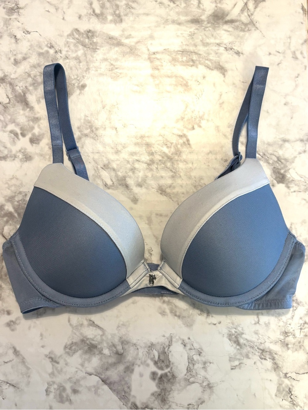 Victoria’s Secret Fabulous Plunge Blue Padded Push-Up Bra Size 32B
